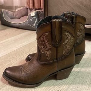 J.B. Dillon Women Ankle Booties Size 8